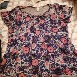 Lularoe classic tee